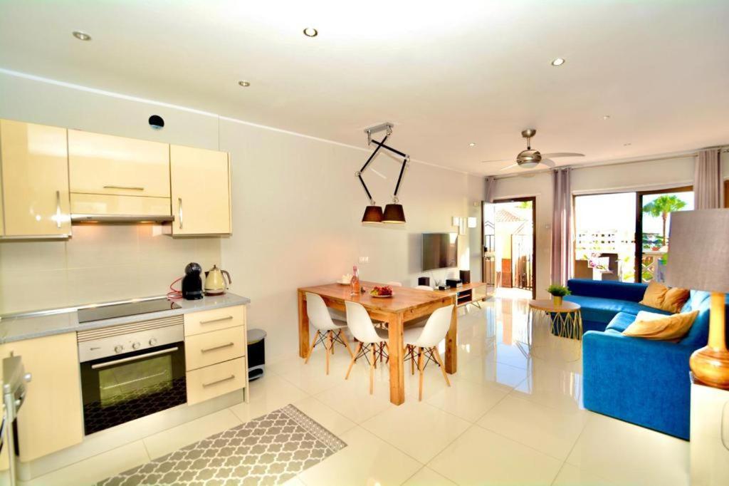 Passione Beautiful Apartment With Sea View 阿德耶 外观 照片