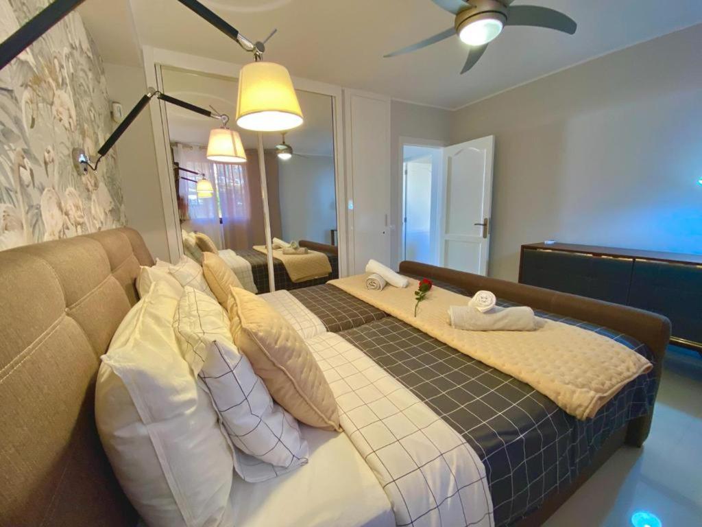 Passione Beautiful Apartment With Sea View 阿德耶 外观 照片